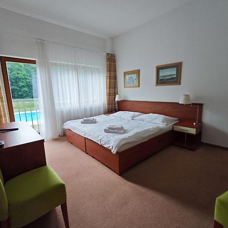 Rezort Bazant Karlovy Vary Exterior foto