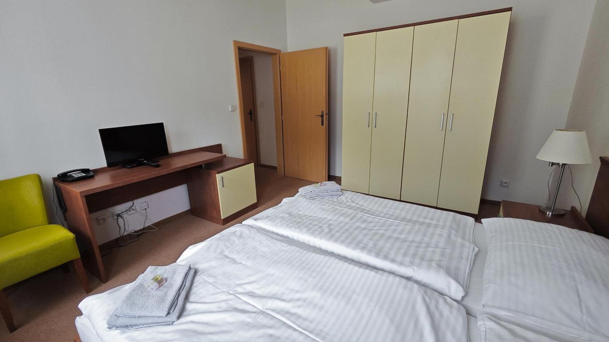 Rezort Bazant Karlovy Vary Cameră foto