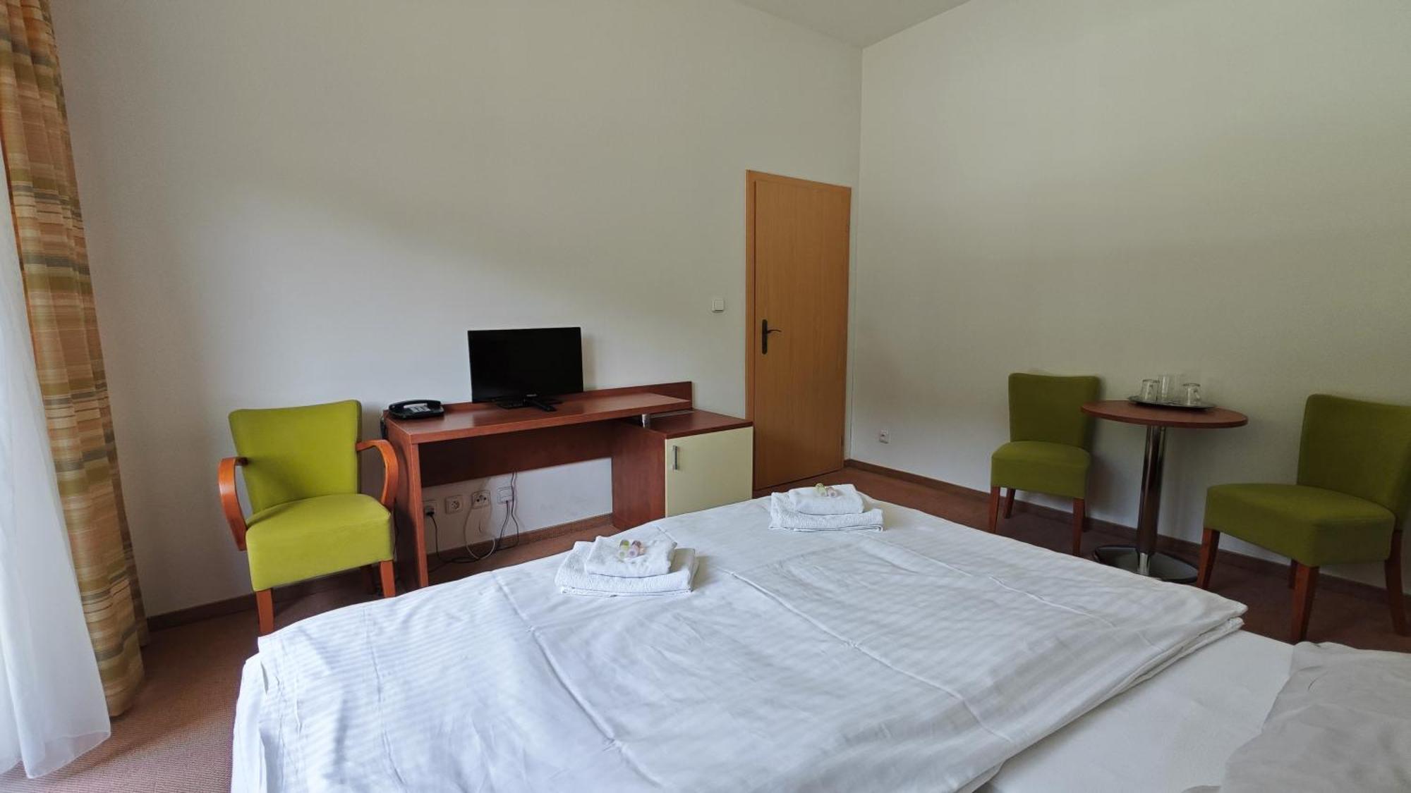 Rezort Bazant Karlovy Vary Exterior foto